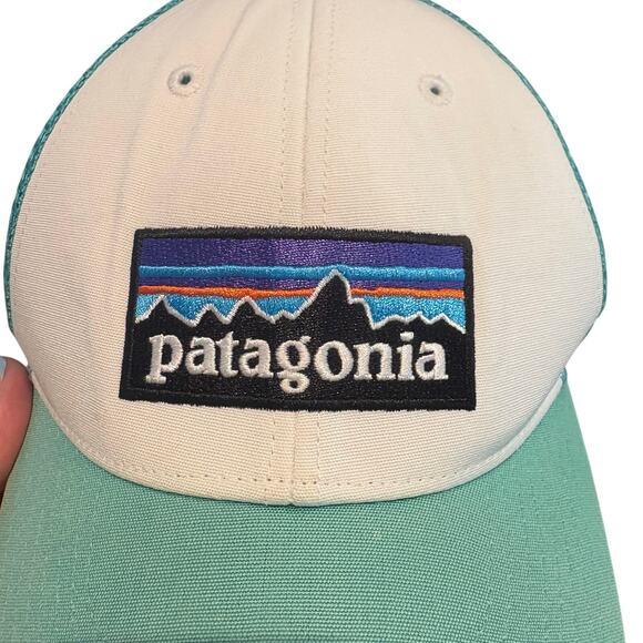 Patagonia white teal logo trucker mesh snap back hat SIZE OS - Picture 4 of 4
